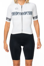 WOMEN'S - WYNR 2024 LUCEO+ Aero Sleeved Triathlon Suit